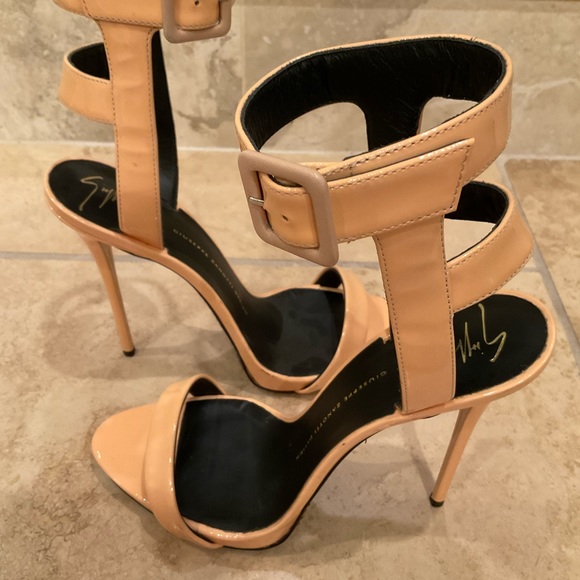 GIUSEPPE ZANOTTI PATENT LEATHER CAGE BACK SANDALS SIZE 38.5 - Picture 6 of 8